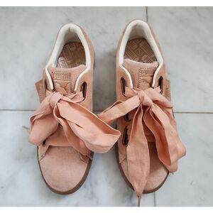 Puma Women's Blush Bow Sneakers Size 8.5